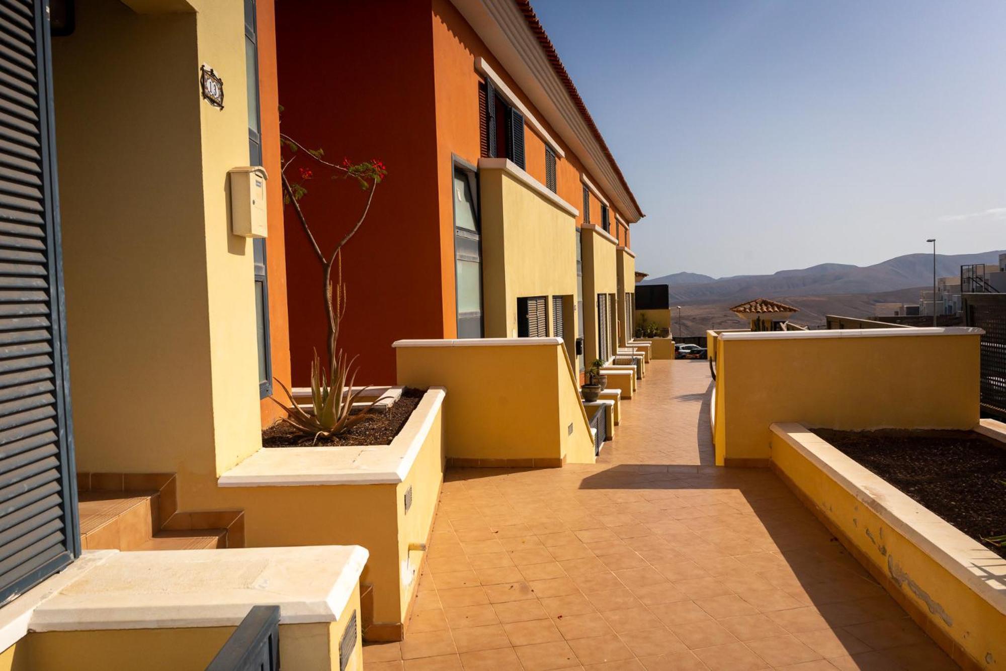 Lucky Thirteen - Apartment With Ocean View Caleta de Fuste Exterior foto