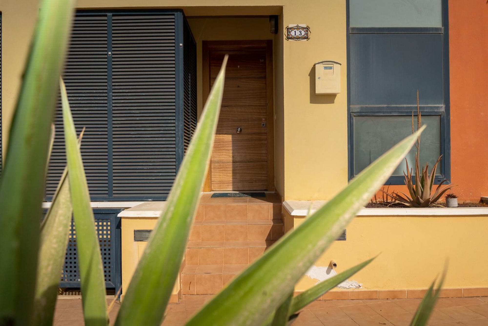 Lucky Thirteen - Apartment With Ocean View Caleta de Fuste Exterior foto